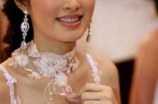 启东人妖皇后(中国富豪娶人妖皇后)