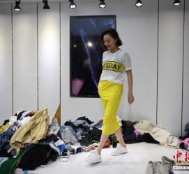 启东兼职模特试衣服(兼职做试衣模特好吗)