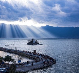 启东洱海旅游攻略(成都到洱海旅游攻略)
