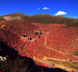 启东色达旅游攻略(成都到色达旅游攻略)