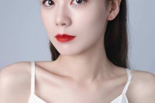 启东兼职模特要打点模卡吗(兼职做模特要交钱拍模卡)