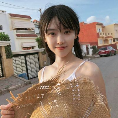 启东伴游女生李梓萱的资料
