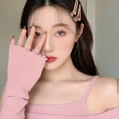 启东伴游女生周思涵的资料