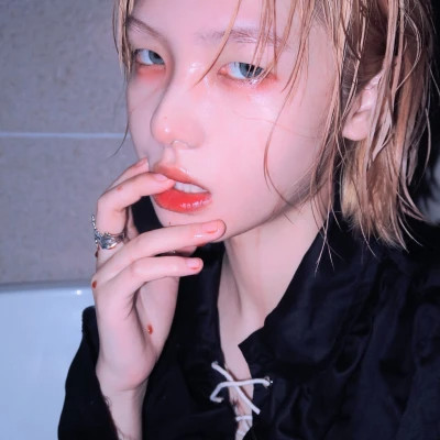 启东伴游女生樱花漫舞的资料