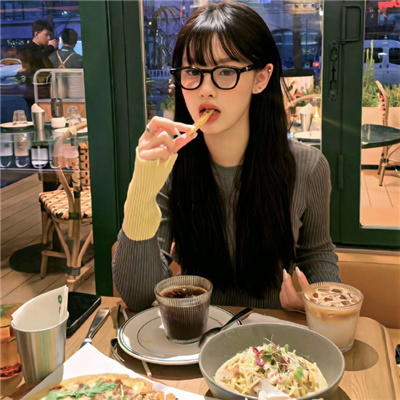 启东伴游女生娄婷的资料