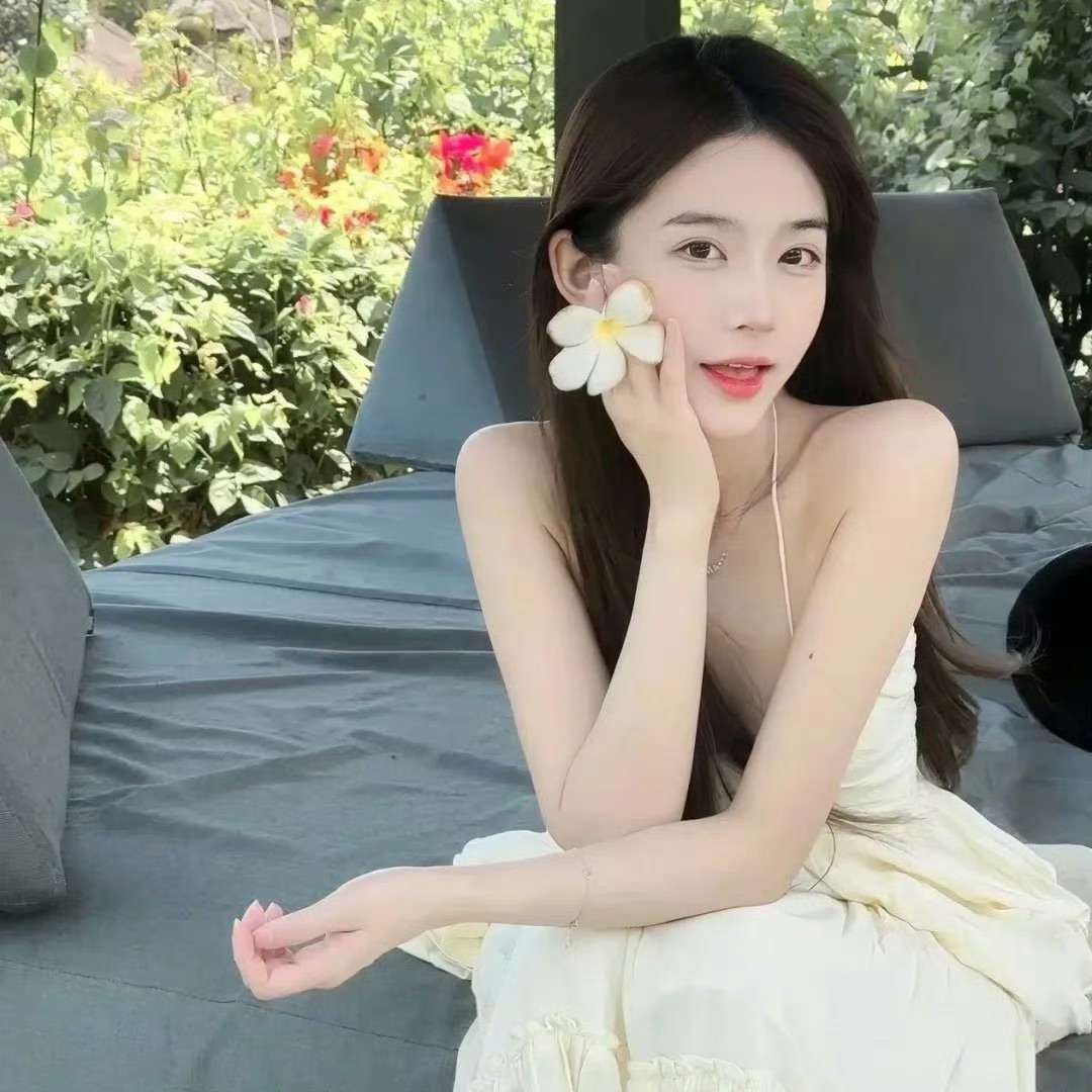 启东伴游女生Claire的资料