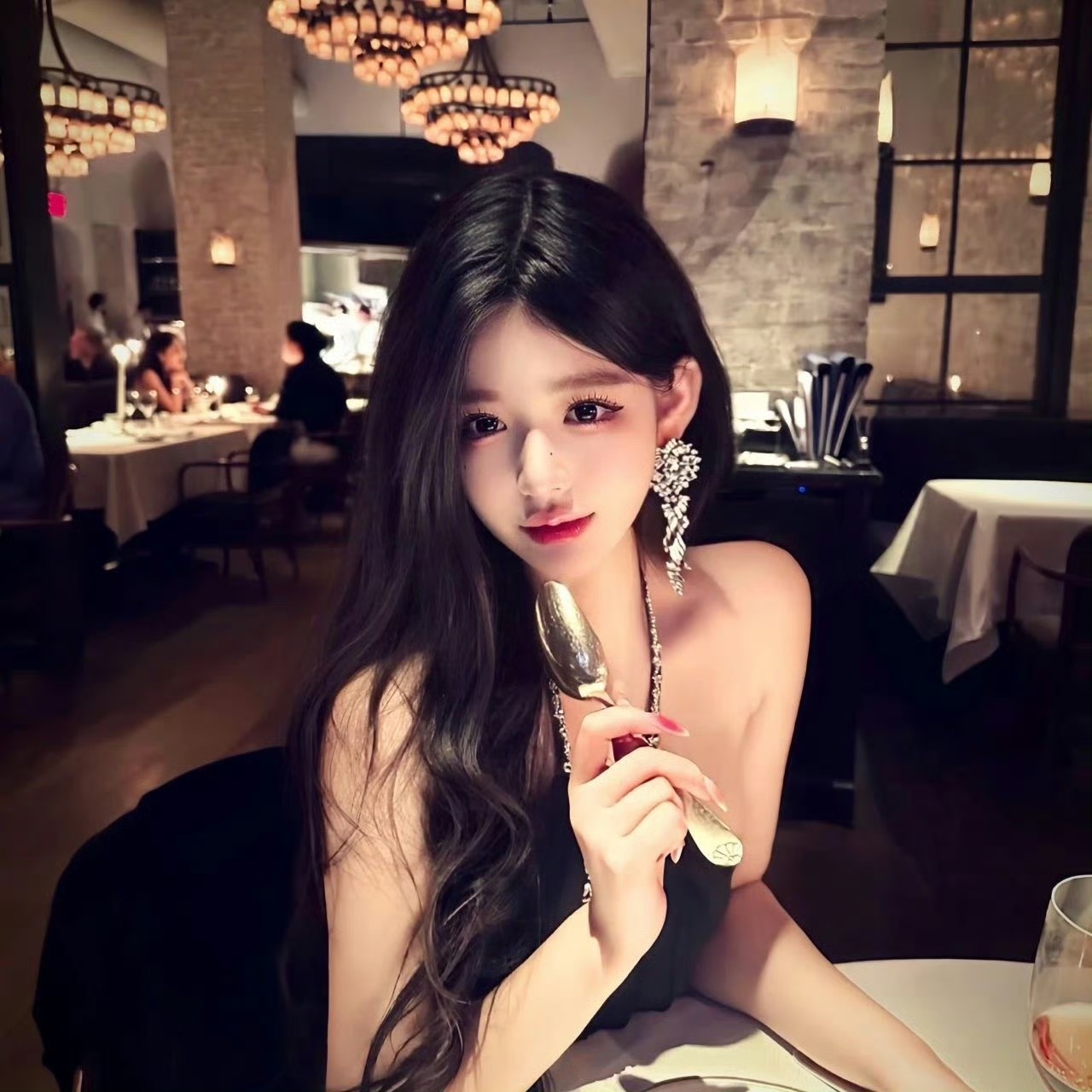 启东伴游女生蓝盈盈的资料