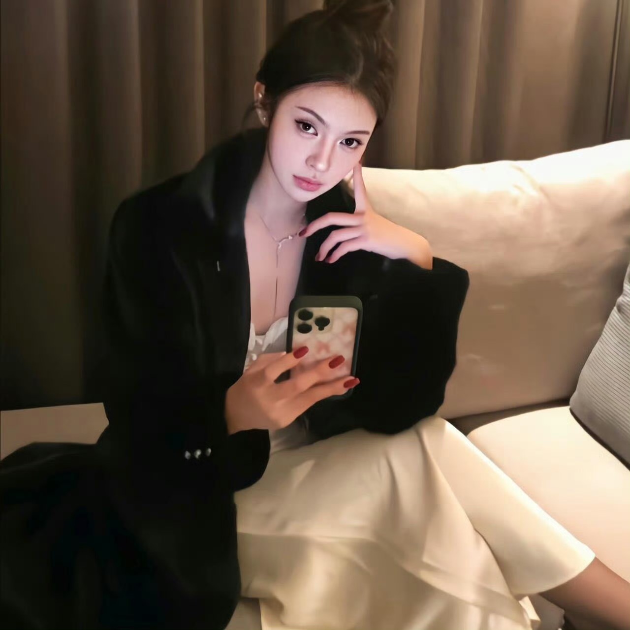 启东伴游女生周语言的资料
