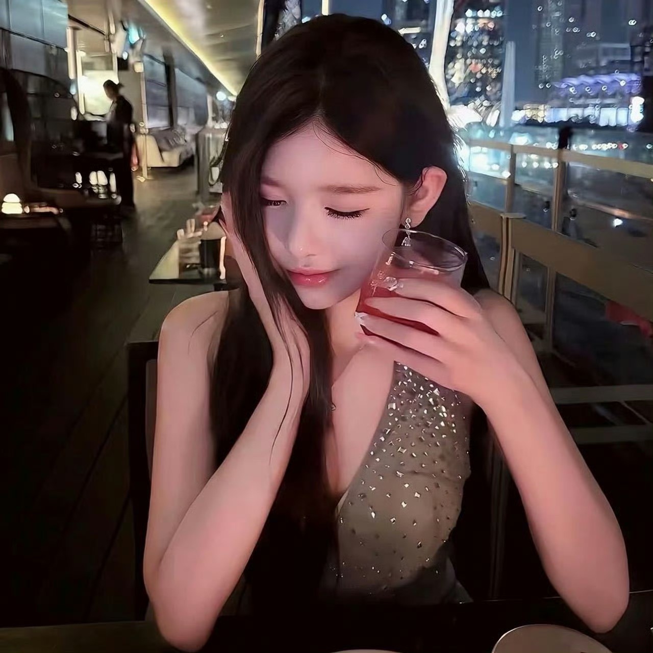 启东伴游女生夏语冰的资料