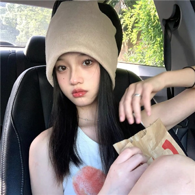 启东伴游女生乙傲薇的资料
