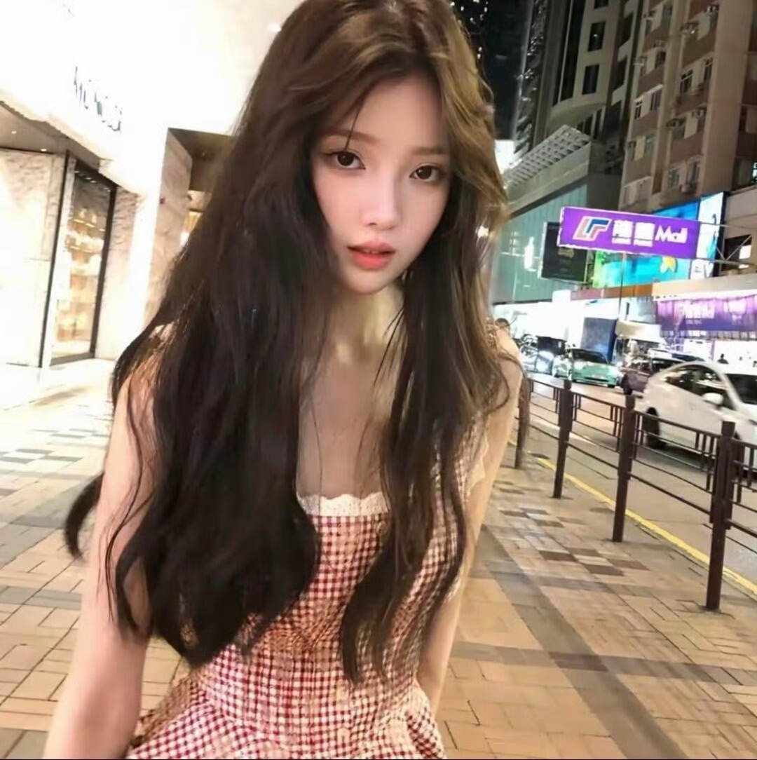 启东伴游女生​王梦瑶的资料
