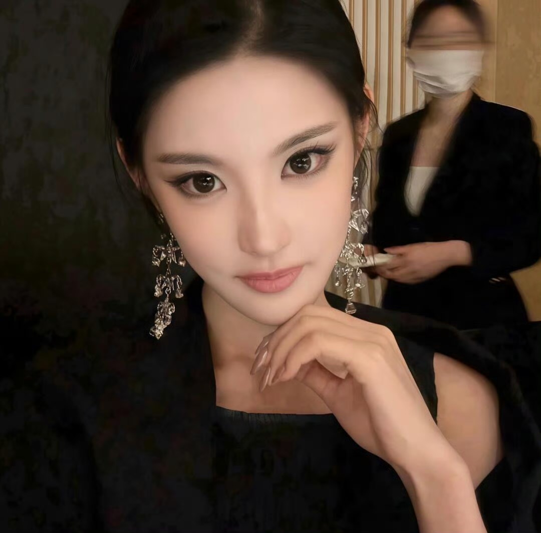 启东伴游女生 | Isabella Chen的资料